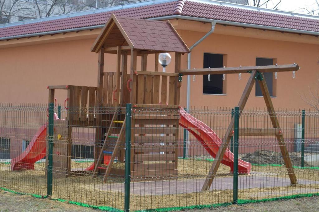 Fueredi Apartman Debrecen Luaran gambar