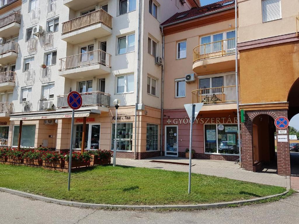 Fueredi Apartman Debrecen Luaran gambar